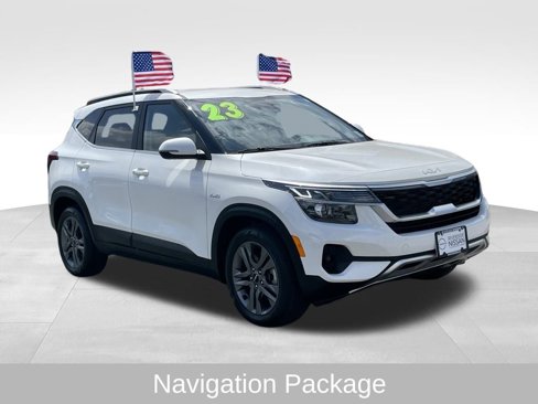 Used 2023 Kia Seltos S w/ Navigation Package image 3