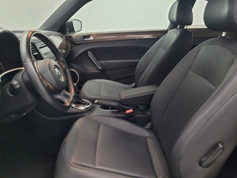 Used 2013 Volkswagen Beetle 2.5 image 17