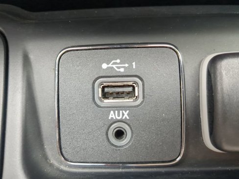 Used 2019 Jeep Cherokee Limited w/ Luxury Group image 23