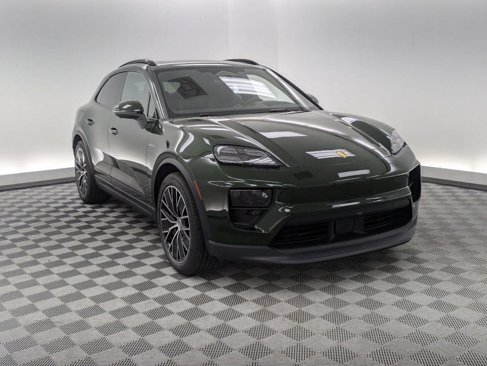 Used 2024 Porsche Macan 4 Electric image 9