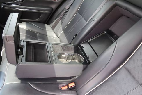 Used 2017 Jaguar XJ R-Sport image 43