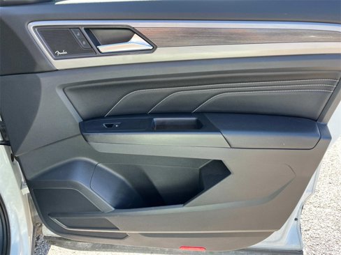 Used 2021 Volkswagen Atlas SEL Premium image 23