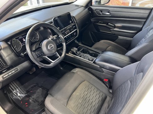 Used 2022 Nissan Pathfinder SV w/ SV Premium Package image 17