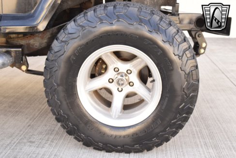 Used 1993 Jeep Wrangler 4WD image 10