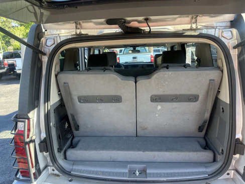 Used 2007 Jeep Commander Sport image 14