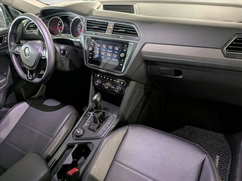 Used 2020 Volkswagen Tiguan SE w/ Panoramic Sunroof Package image 21