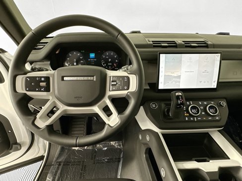 Used 2025 Land Rover Defender 110 S image 11