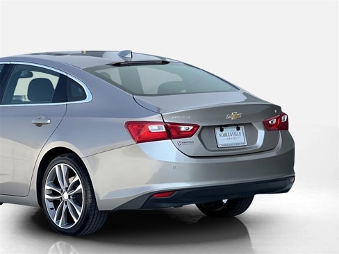 Used 2023 Chevrolet Malibu LT w/ Driver Confidence Package image 9