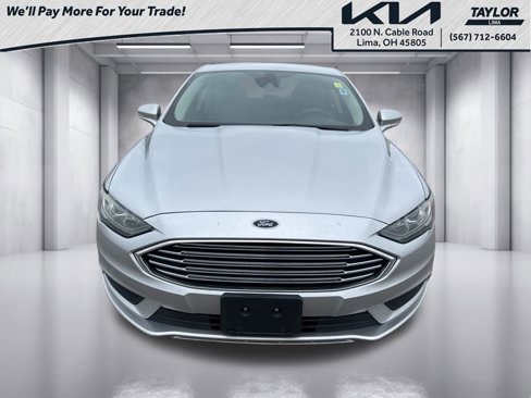 Used 2018 Ford Fusion SE image 2