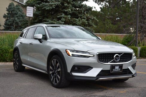 Used 2020 Volvo V60 T5 Cross Country w/ Protection Package Premier image 6