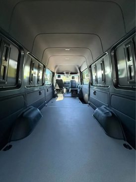 Used 2025 Mercedes-Benz Sprinter 2500 image 8