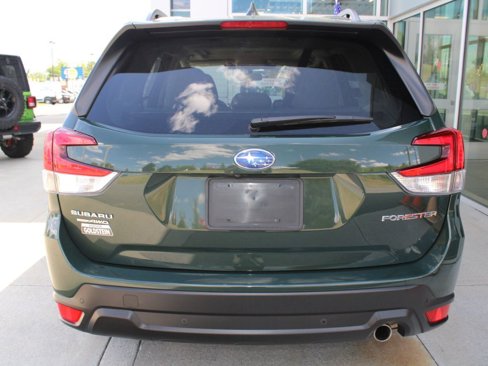 Used 2023 Subaru Forester Limited image 8