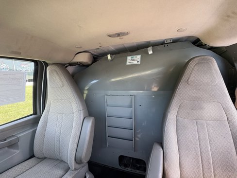 Used 2016 GMC Savana 3500 image 17