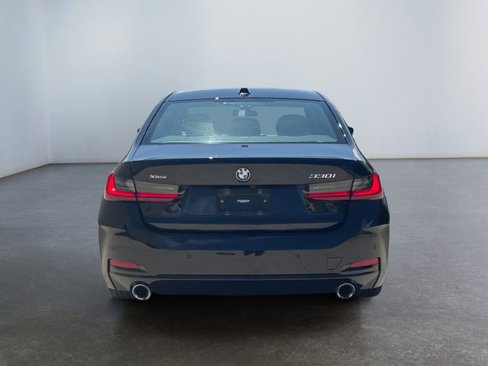 Certified 2023 BMW 330i xDrive Sedan w/ Premium Package image 4