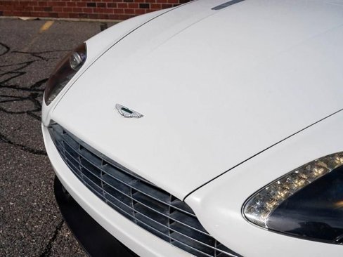 Used 2015 Aston Martin V8 Vantage Roadster image 38