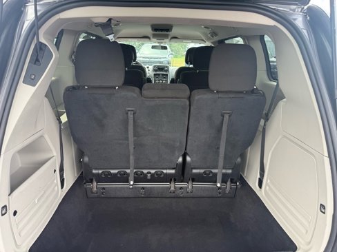 Used 2016 Dodge Grand Caravan SXT image 15