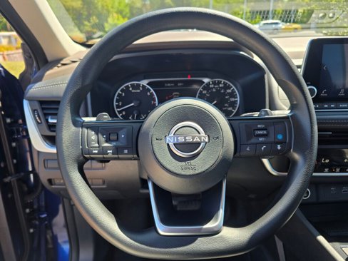 Used 2023 Nissan Rogue SV image 22