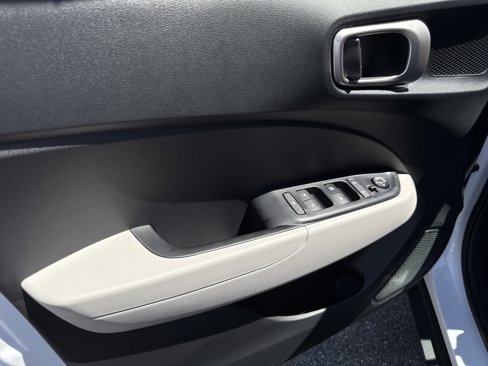New 2025 Hyundai Venue SEL image 7