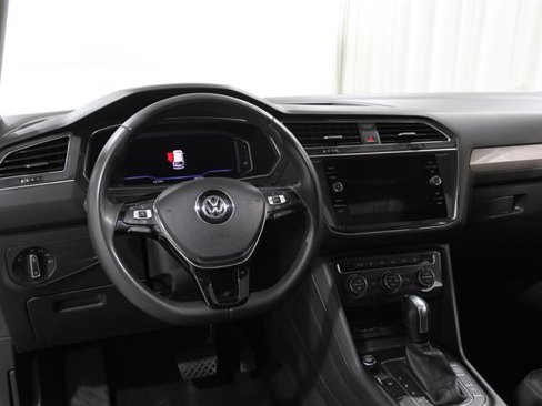 Used 2020 Volkswagen Tiguan SEL image 6