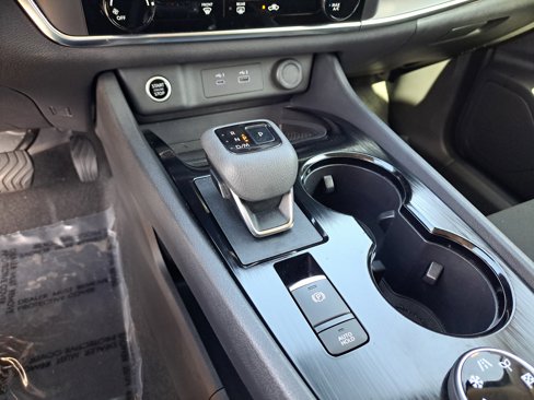Used 2023 Nissan Rogue S image 13
