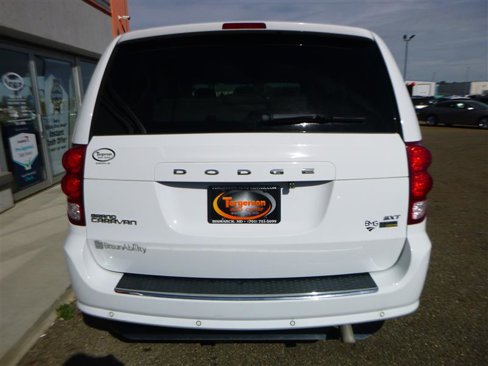 Used 2014 Dodge Grand Caravan SXT w/ Rear Park Assist Package image 24