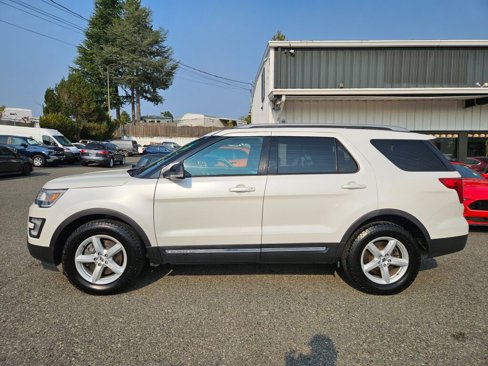 Used 2016 Ford Explorer XLT image 13