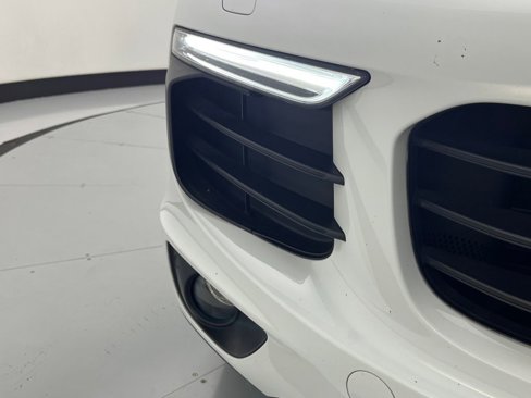 Used 2017 Porsche Cayenne Platinum Edition image 45
