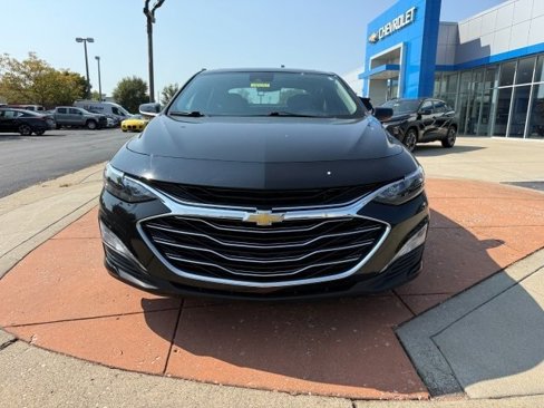 Used 2023 Chevrolet Malibu LT image 2