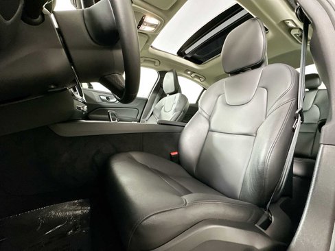Certified 2025 Volvo S60 B5 Core image 18