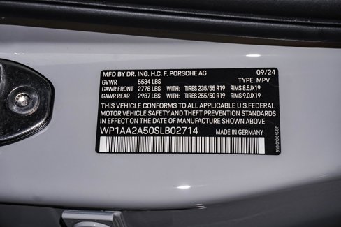 Certified 2025 Porsche Macan image 30