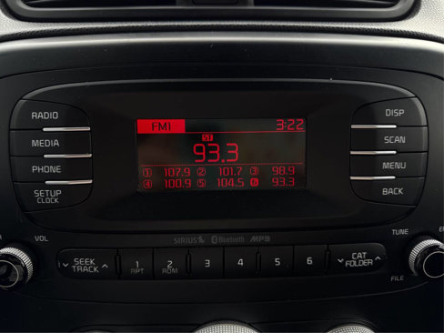 Used 2016 Kia Soul + image 37