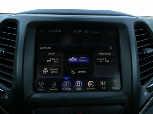 Used 2016 Jeep Cherokee Limited image 8