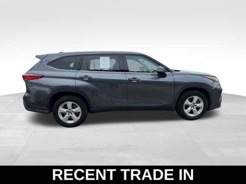 Used 2021 Toyota Highlander L image 7