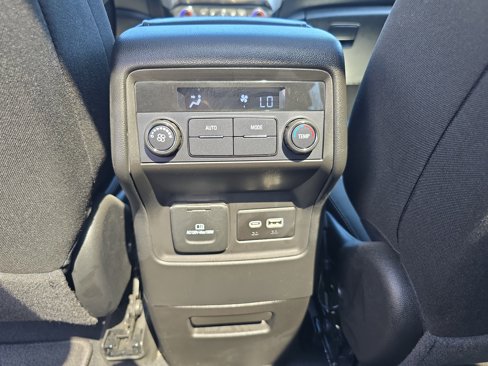 Used 2023 GMC Acadia SLE w/ Driver Convenience Package image 17