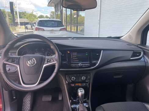 Used 2022 Buick Encore Preferred w/ Safety Package image 31