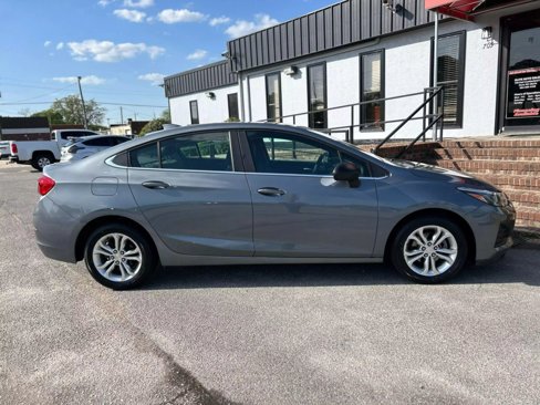 Used 2019 Chevrolet Cruze LT image 5