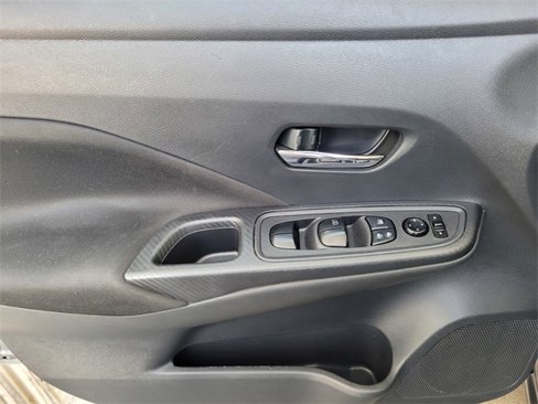 Used 2021 Nissan Versa SV image 18