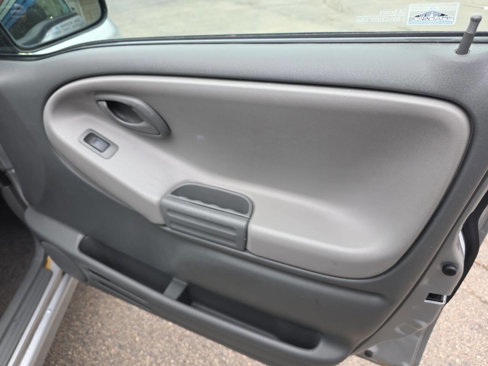 Used 2004 Chevrolet Tracker 2WD w/ Preferred Equipment Group image 18