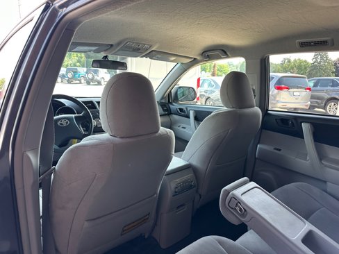 Used 2012 Toyota Highlander 4WD image 11