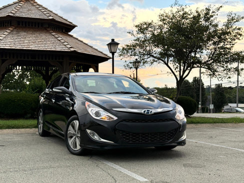 Used 2014 Hyundai Sonata Limited w/ Panoramic Sunroof Package 02 image 3