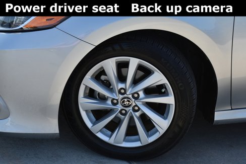 Used 2022 Toyota Camry LE image 3