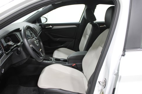 Used 2021 Volkswagen Jetta R-Line w/ R-Line Cold Weather Package image 3