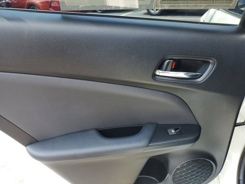 Used 2016 Toyota Prius Four image 14