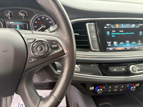 Used 2019 Buick Enclave Essence image 13