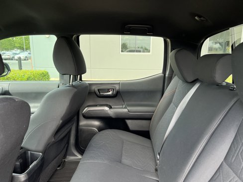 Used 2020 Toyota Tacoma TRD Sport image 32