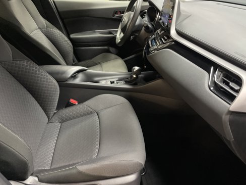 Certified 2020 Toyota C-HR LE image 35