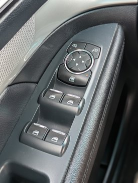 Used 2016 Ford Explorer XLT w/ Equipment Group 202A image 18