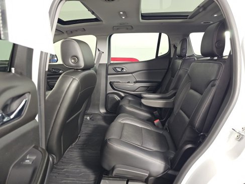 Used 2019 GMC Acadia SLT w/ Black Edition image 14