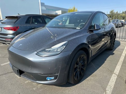 Used 2020 Tesla Model Y Long Range image 3