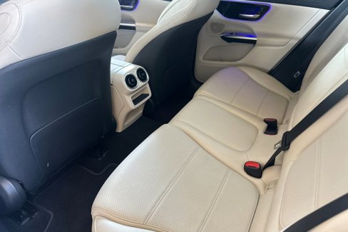 Used 2024 Mercedes-Benz GLC 300 4MATIC image 24
